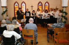 Chorgruppe und … Chorgruppe und …