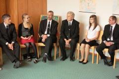 … im wahrsten Sinn des Wortes im Kreis … … im wahrsten Sinn des Wortes im Kreis …