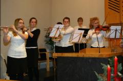 … und das Orchester kurz vor ihren<br>Vorträgen. … und das Orchester kurz vor ihren<br>Vorträgen.