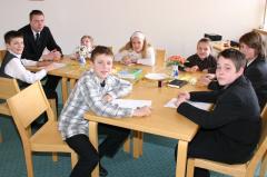 In der Sonntagsschule mit Diakon Ernst In der Sonntagsschule mit Diakon Ernst