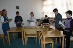 Auch in der Sonntagsschule wird gesungen Auch in der Sonntagsschule wird gesungen