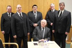 Apostel Berndt im Ämterzimmer beim<br/>letzten Besuch am 23.01.2013 Apostel Berndt im Ämterzimmer beim<br/>letzten Besuch am 23.01.2013